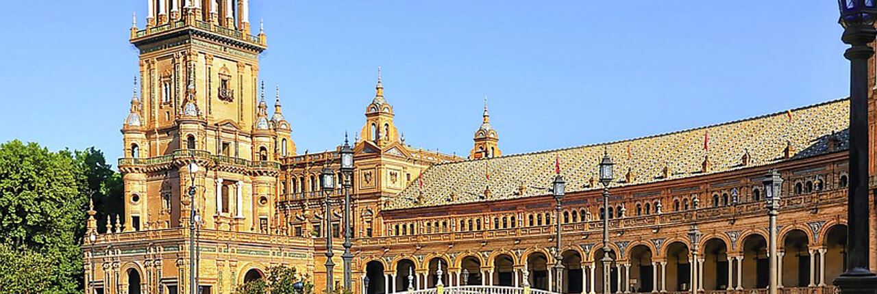 Blick auf den Plaza de Espana in Sevilla / Andalusien / Spanien