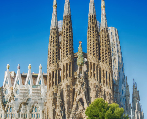 Blick auf die Sagrada Familia in Barcelona Spanien buchbar bei Olivers Touristik World