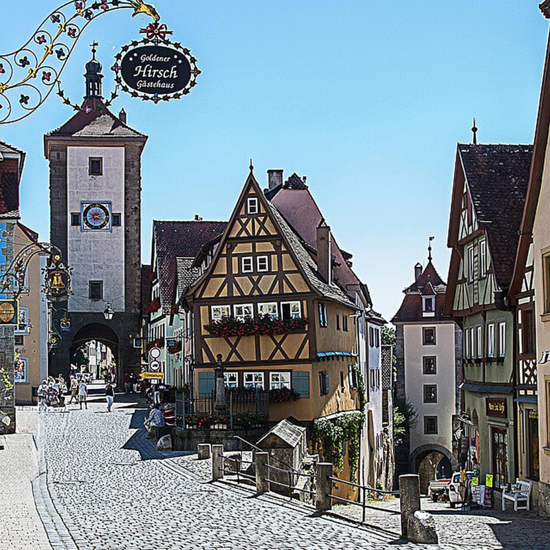 Blick auf die Straße beim Plönlein in Rothenburg ob der Tauber buchbar bei Olivers Touristik World