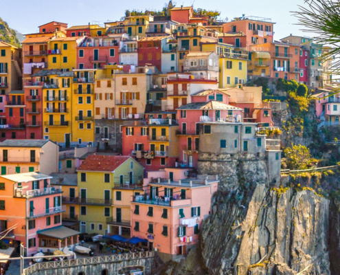 Cinque-Terre in Italien-Blick auf Riomaggione buchbar bei Olivers Touristik World