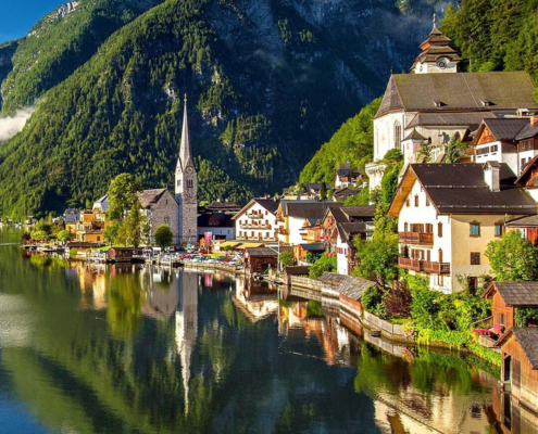 Blick auf den See und den Ort Hallstatt in Oberösterreich buchbar bei Olivers Touristik World