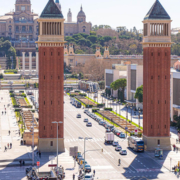 Blick auf den Plaza de Espana und Nationalmuseum in Barcelona Spanien