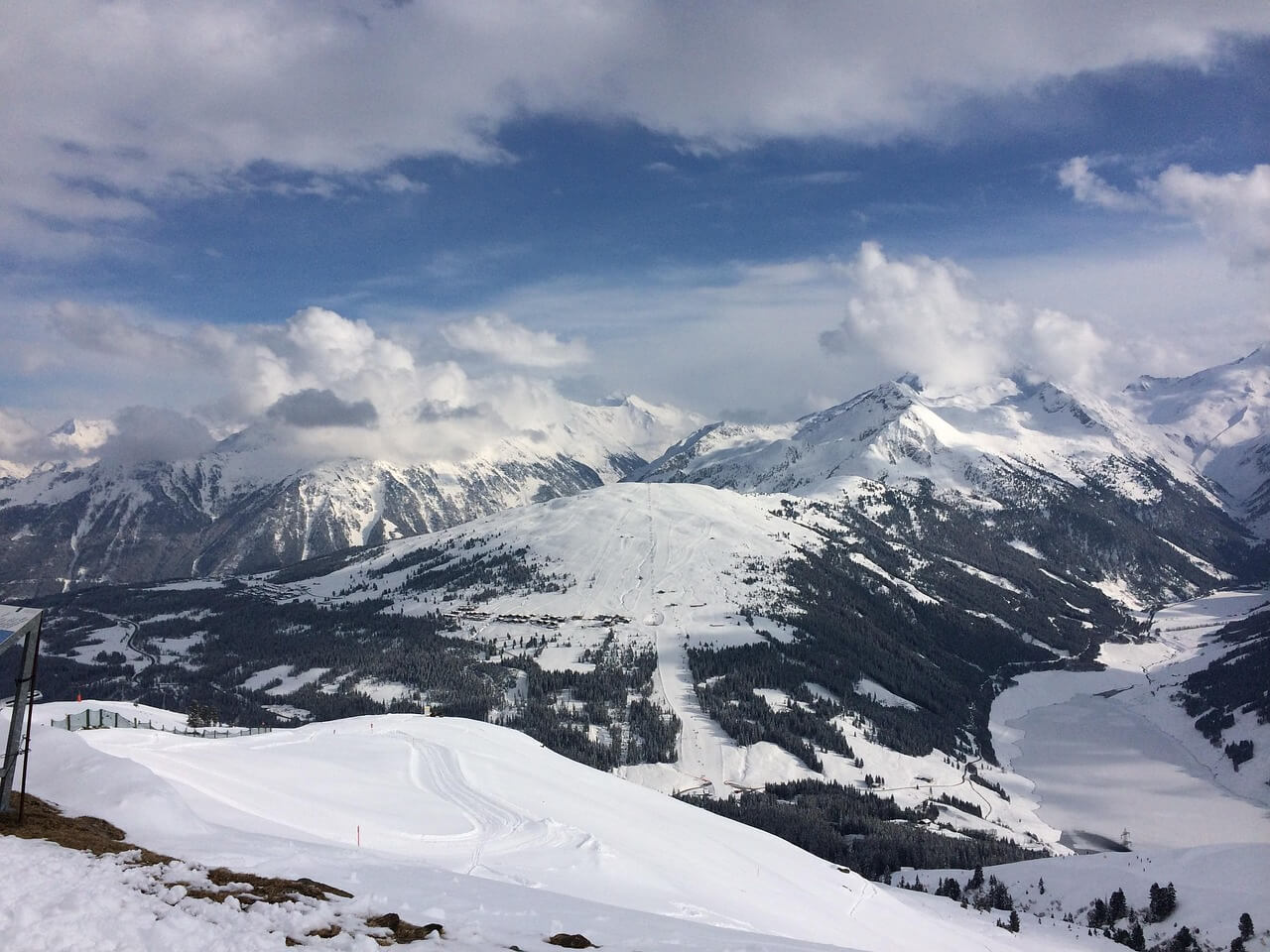 Blick auf die Berge rund um Gerlos, Königsleiten in Österreich 