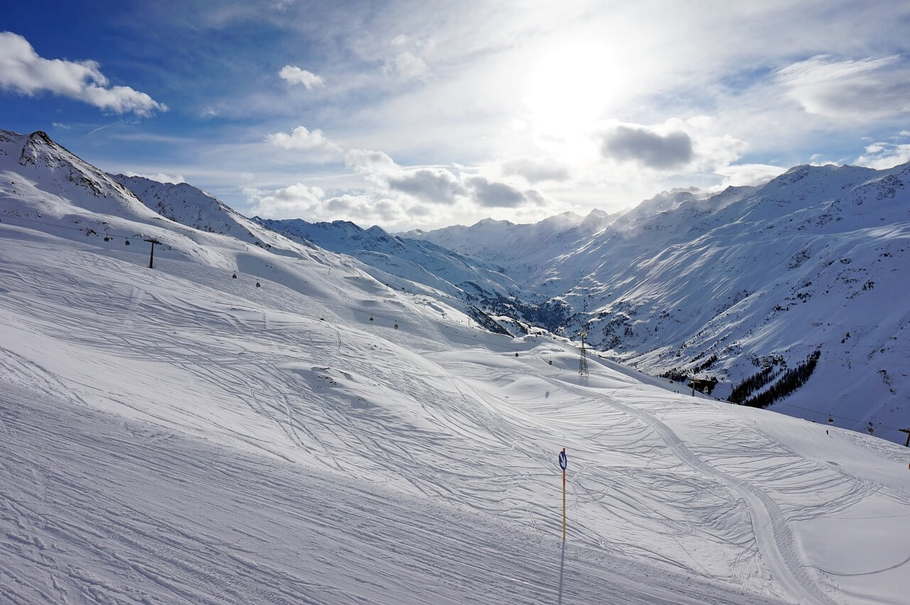 Blick auf die Skipiste im Skigebiet Hochgurgl in Österreich