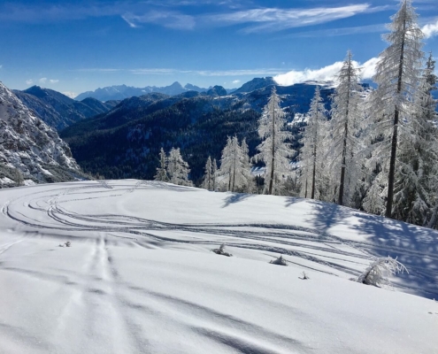 Verschneite Winterlandschaft in Österreich