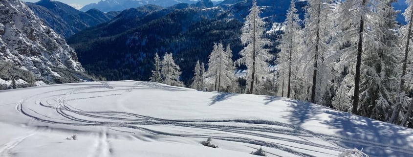 Verschneite Winterlandschaft in Österreich