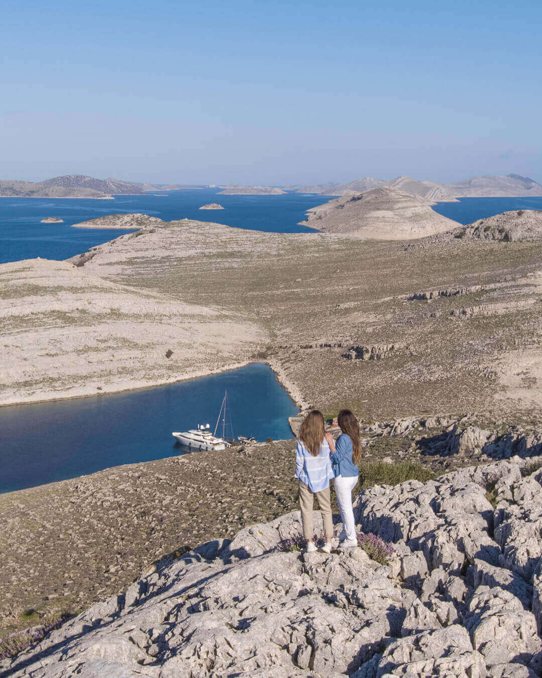 Blick von Opat über die Inselwetl der Kornaten in Kroatien Aussichtspunkt auf Opat mit Blick über die Inselwelt der Kornaten in Kroatien